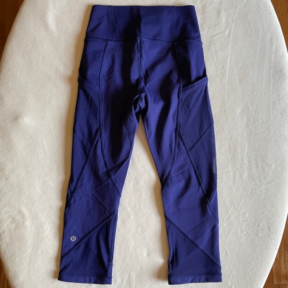 Lululemon Athletica Cropped Leggings - Picture 5 of 10